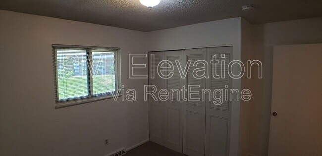 Building Photo - 9025 Mansfield Ave