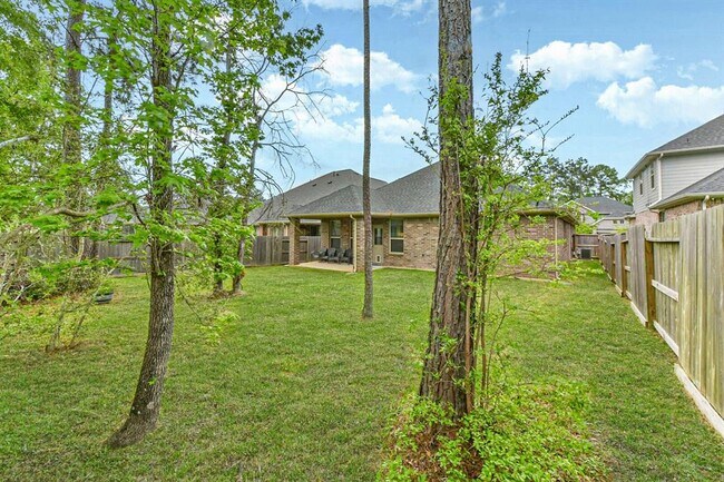 Building Photo - 123 Buttonwood Ct