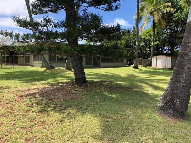 Building Photo - ENCHANTED LAKES 3/2/1, ENJOY KA'ELEPULU CANAL IN YOUR BACKYARD