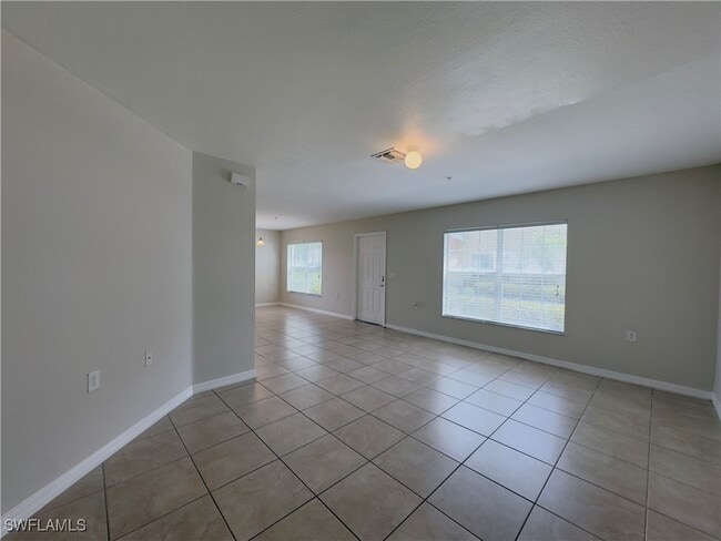 Building Photo - 9101 Gervais Cir