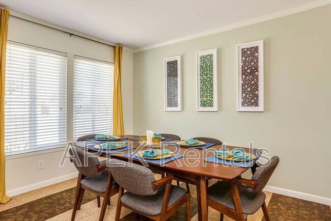 Building Photo - 2415 E Finley Rd