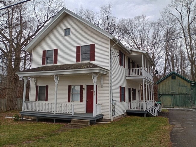 Building Photo - 218 Main St