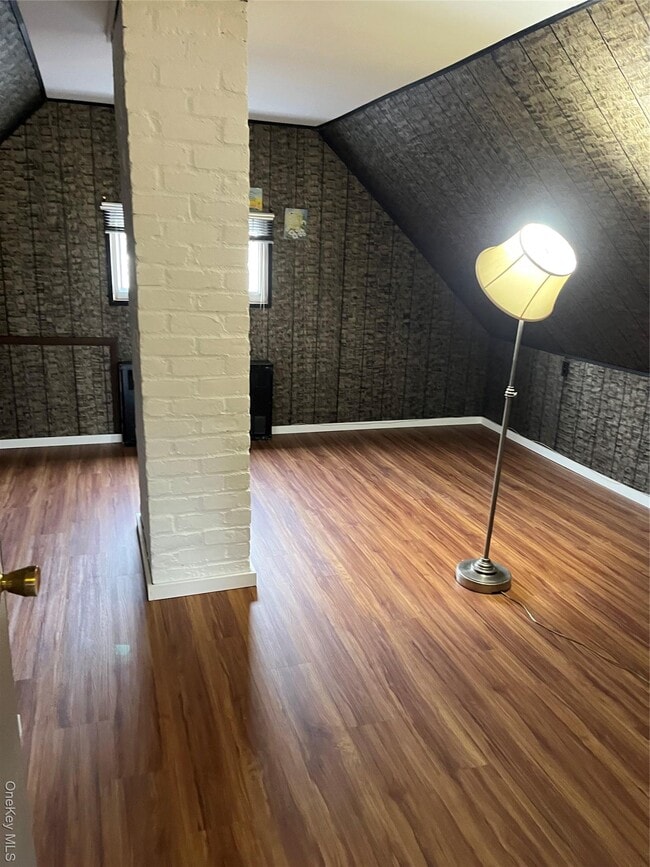 Building Photo - 191 Acre Ln