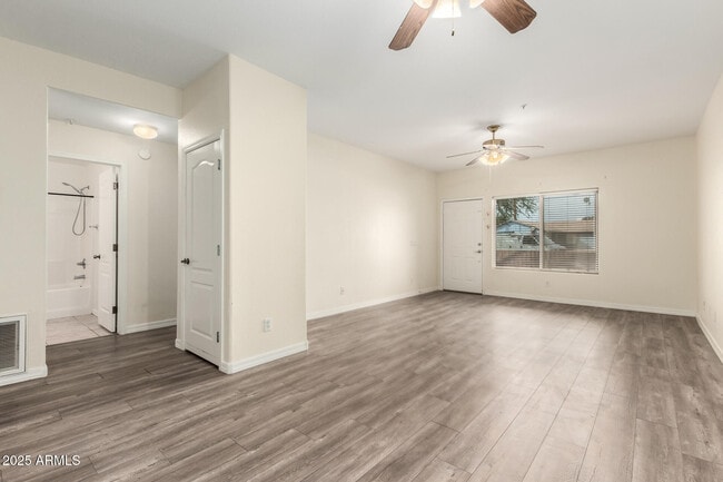 Building Photo - 2201 N Comanche Dr