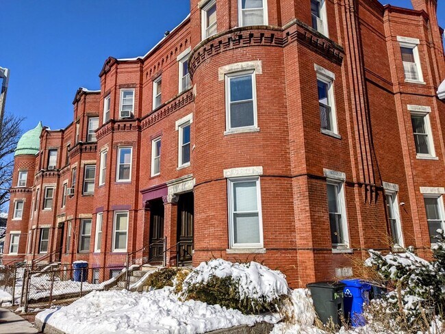 Primary Photo - 38 Moreland St