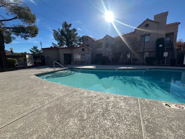 Building Photo - MUST SEE...2 bedroom, 2 bath condo ready for immediate move in