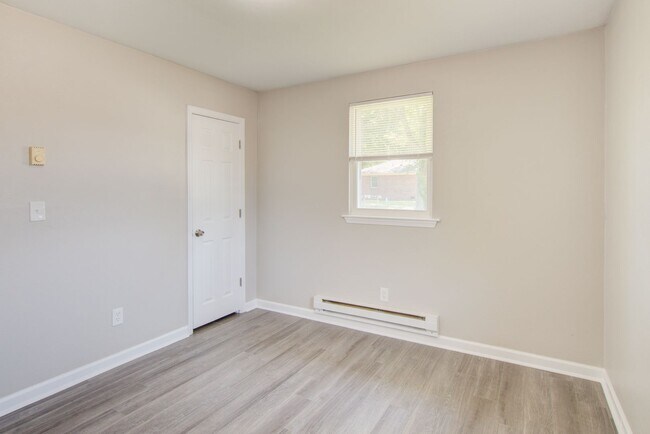 Building Photo - 7919 Thompson Rd