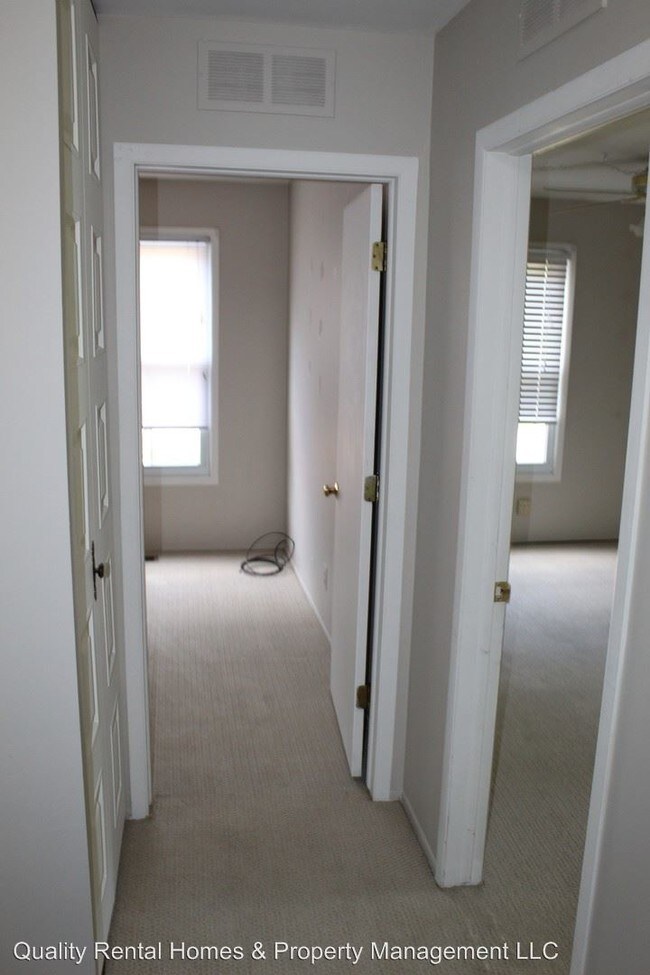 Building Photo - 2 br, 1 bath House - 7490 Hampton Dr.