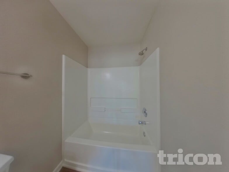 Building Photo - 809 Littleton Dr