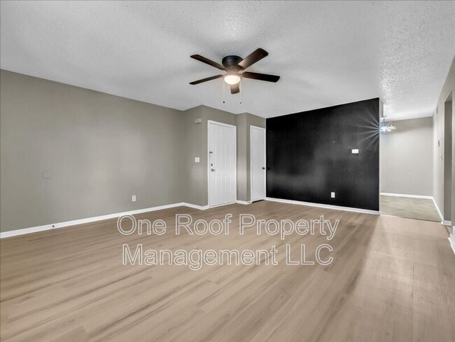 Building Photo - 1911 Chateau Dr