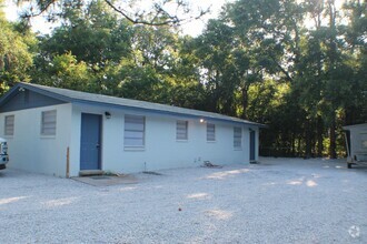 Building Photo - 1114 Cedar Ave S