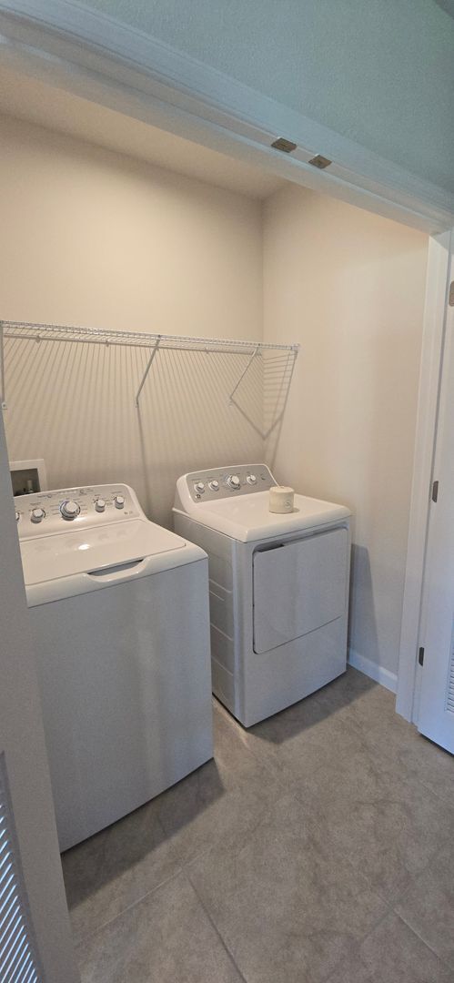 Building Photo - South Villages