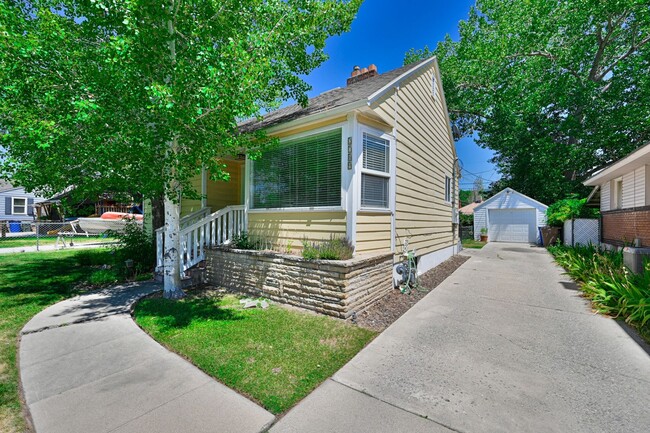 Building Photo - 2789 Alden St E