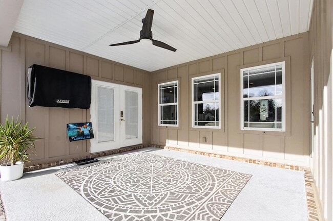 Building Photo - 5522 Frontier Dr