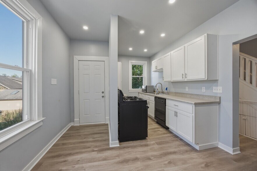 Building Photo - 712 Herron Ave