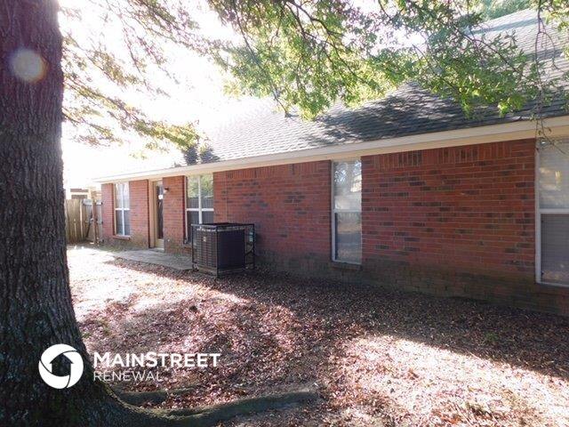 Building Photo - 8104 Longbranch Dr