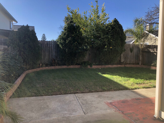 Building Photo - Cozy & Well-Maintained Home in a Peaceful ...