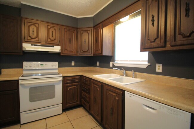 Building Photo - Gulf Breeze Rental: 3 Bedroom Brick Home w...