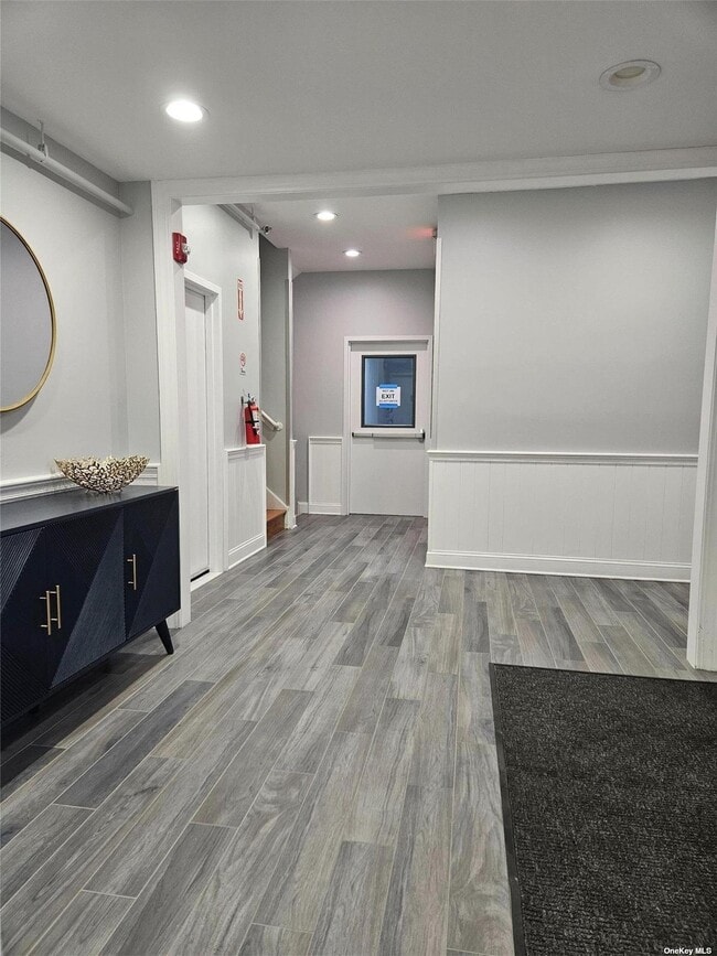 Building Photo - 93 Hempstead Ave