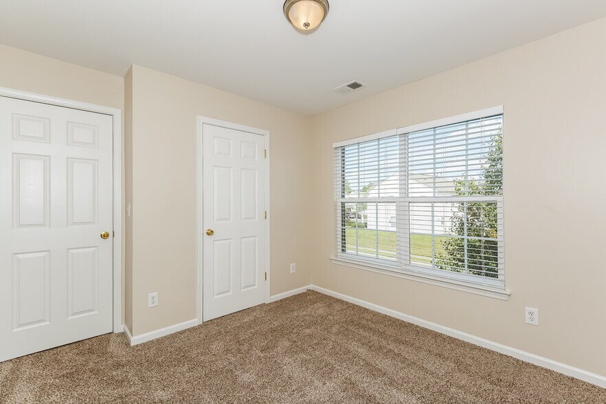 Building Photo - 4914 Lifeline Ln