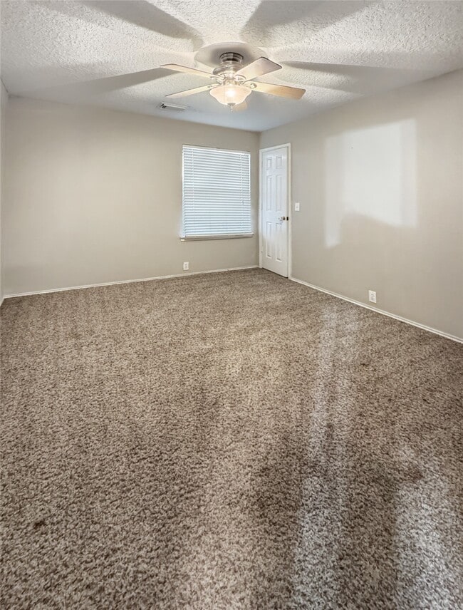 Building Photo - 18707 Woodbreeze Dr