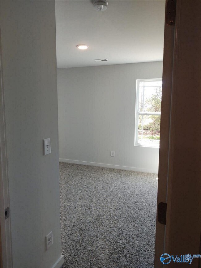 Building Photo - 109 Woodsbrook Pl SW