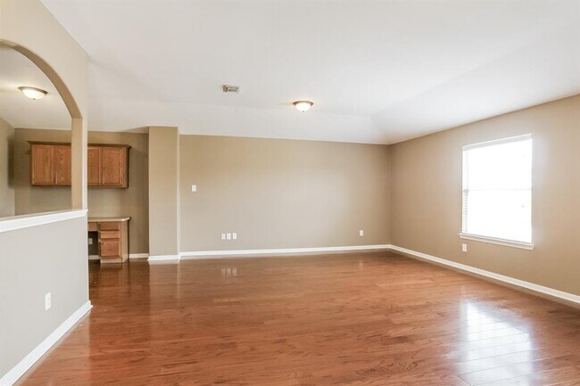 Building Photo - 2430 Pinpoint Dr