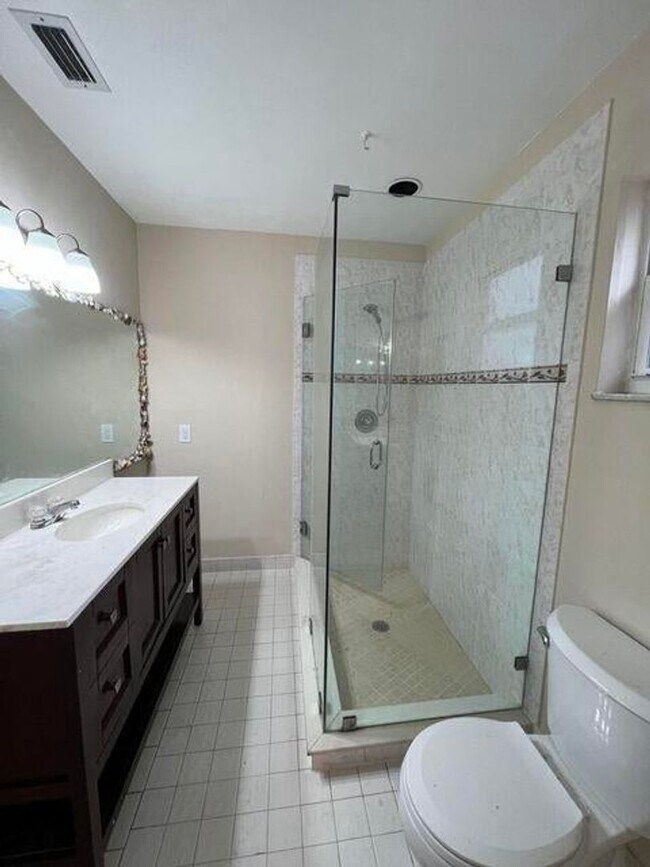 Building Photo - 5170 2nd Rd