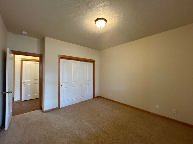 Building Photo - 3 Bedroom / 2 Bathroom House in NW Redmond - PENDING APPLICATION