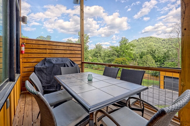 Building Photo - 122 Cannon St