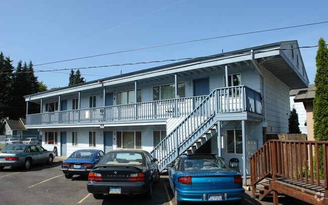 Building Photo - 650 W 4th Ave