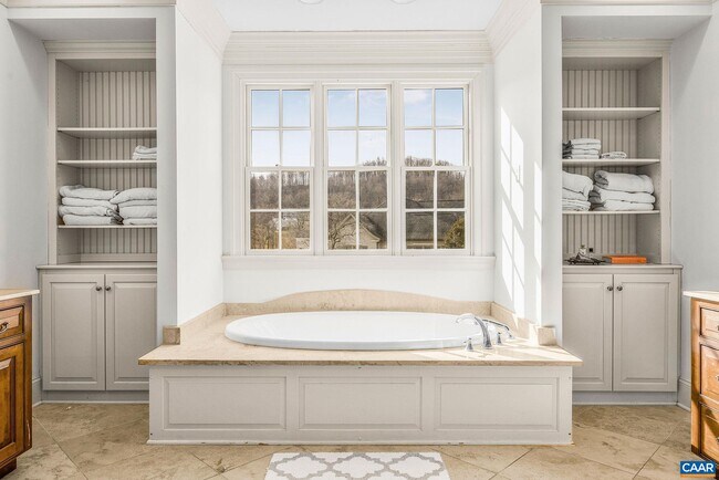 Building Photo - 000 Ragged Mountain Dr