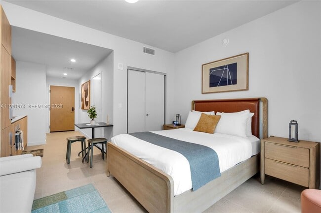 Building Photo - 11 NE 6th St