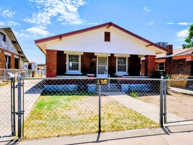 Building Photo - 618 N Estrella St