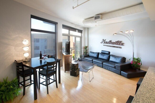 Building Photo - 33 Peabody St