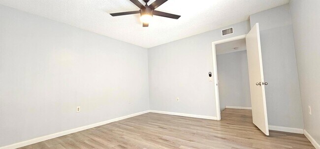 Building Photo - 539 Green Springs Pl