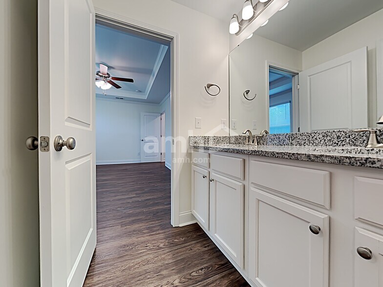 Building Photo - 281 Bering Ln