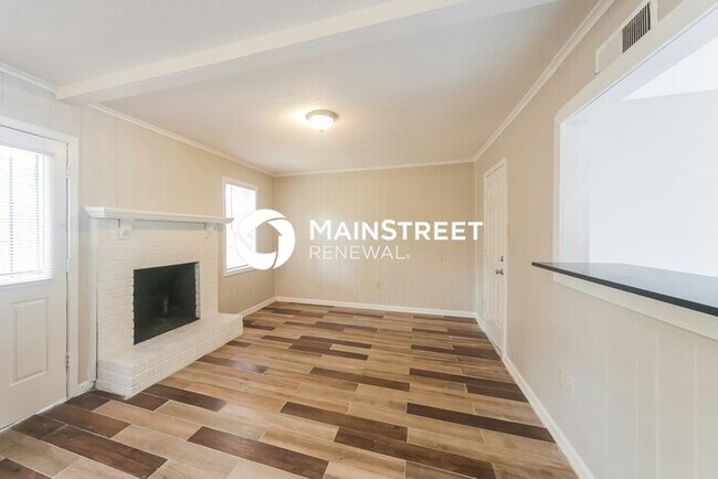 Building Photo - 3 Bedroom Pet-Friendly Home in Memphis, TN with Main Street Renewal