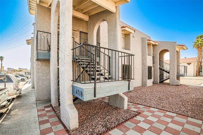 Building Photo - 4718 Elk Springs Ave