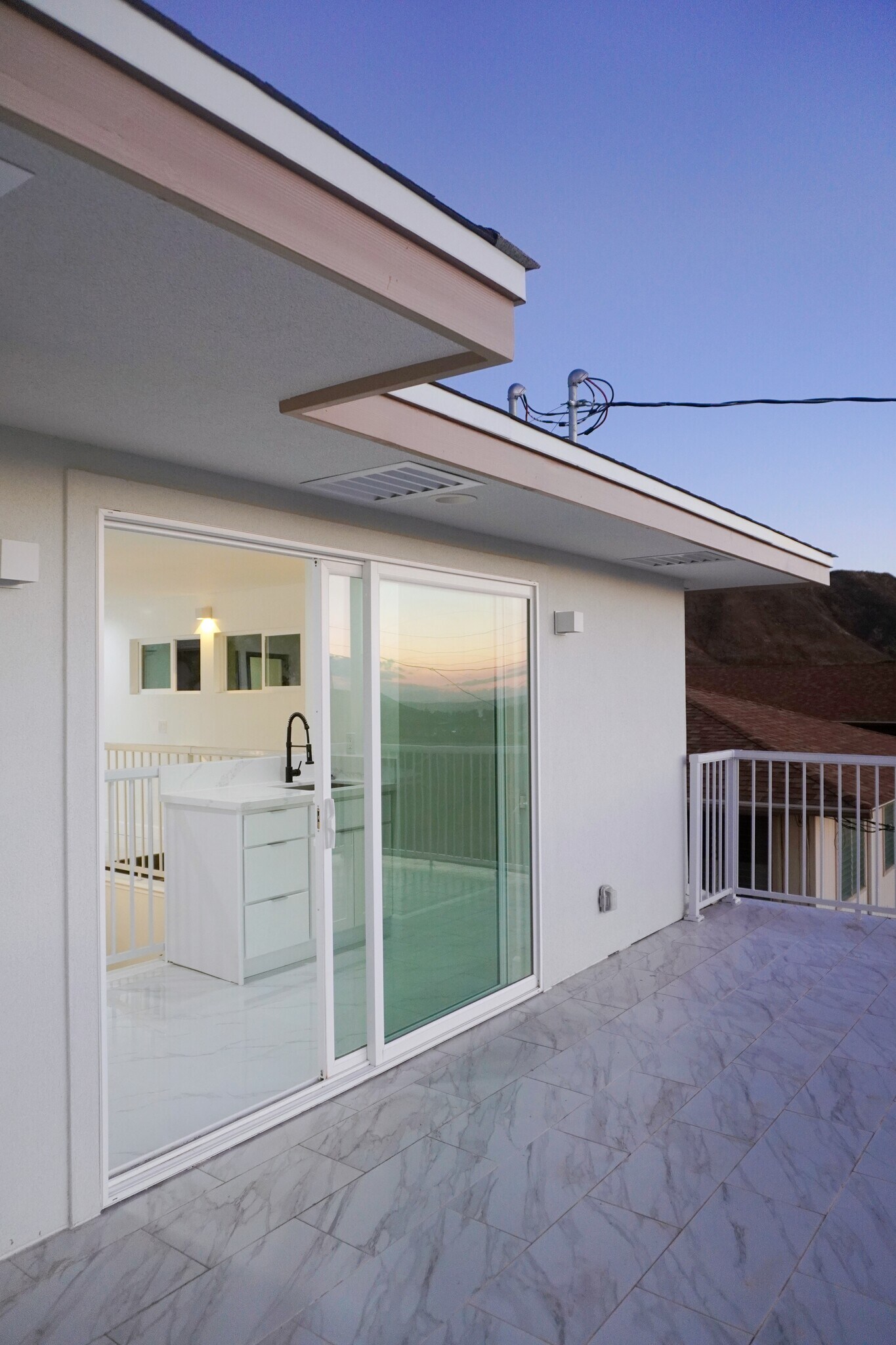 Building Photo - 551 11th Ave