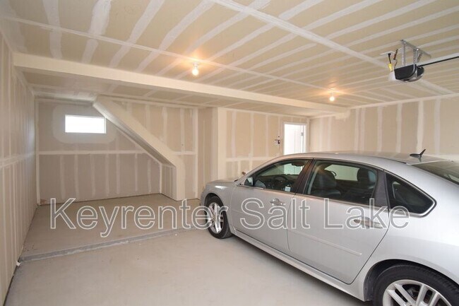 Building Photo - 4479 S 500 E