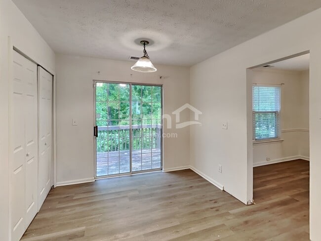 Building Photo - 2911 Water Lily Ct