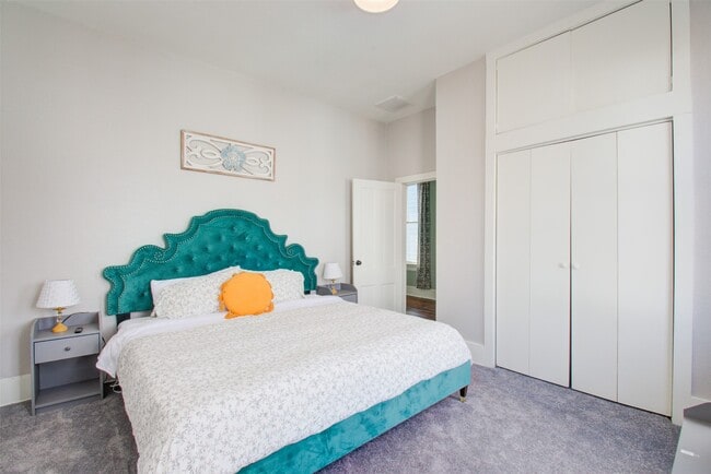 Building Photo - 3304 Avenue Q