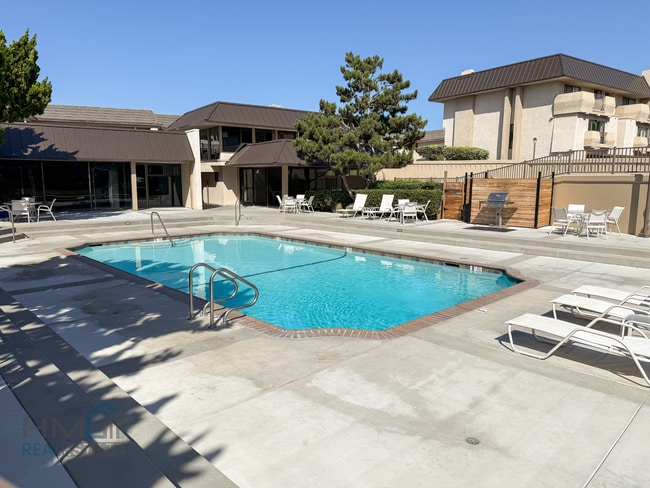 Building Photo - Del Mar Beach Club 2bd/2ba Condo