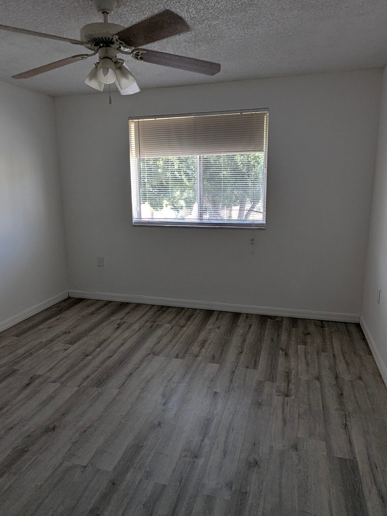 Building Photo - 18203 Glenmoor Dr