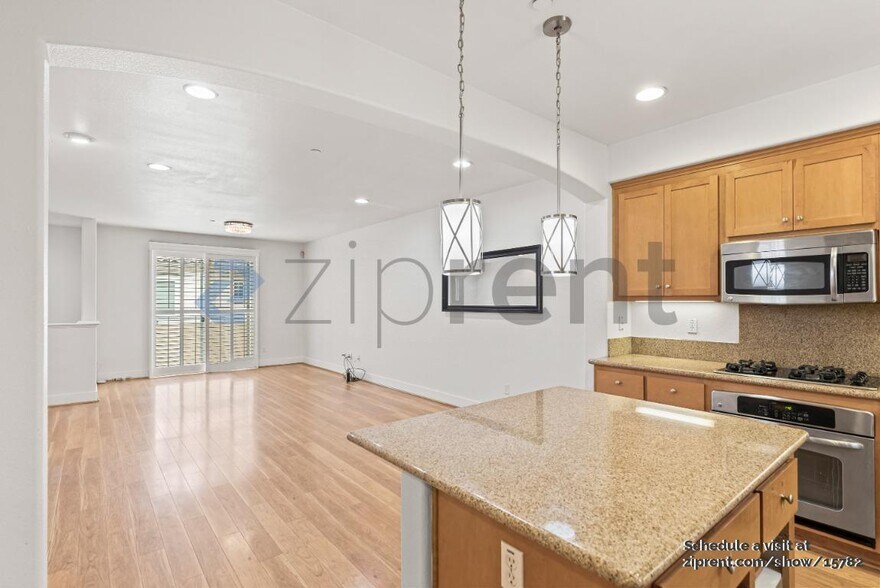 Building Photo - 4 Muller Pl