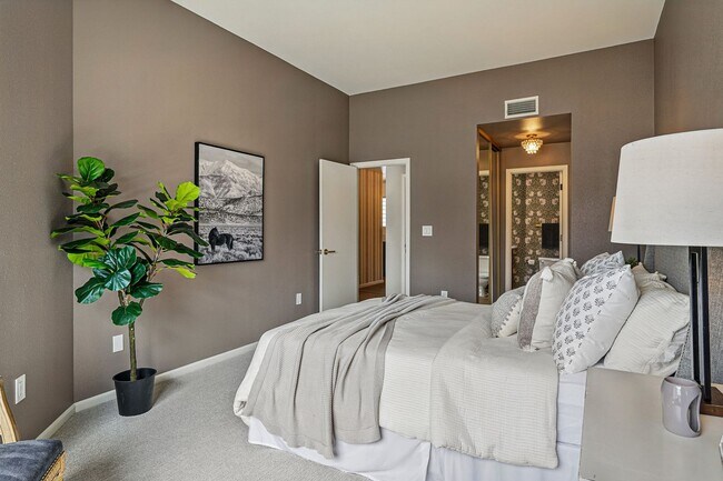 Building Photo - Sunny 2-Bed, 2-Bath Condo in Boulder’s Kin...