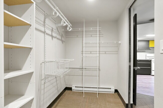 Building Photo - Charming 1 Bedroom  Retreat in the Heart of Denver