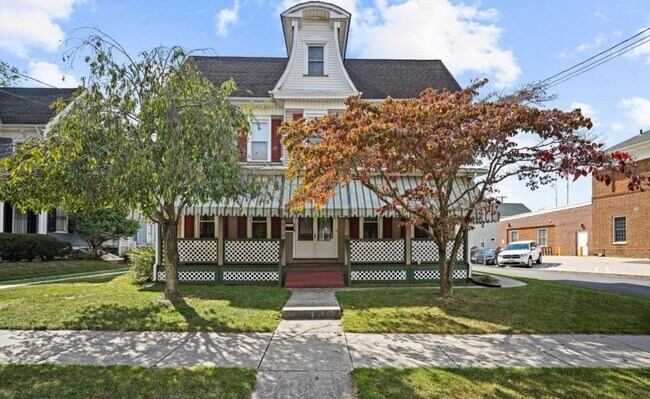 Primary Photo - 14 Lake Ave