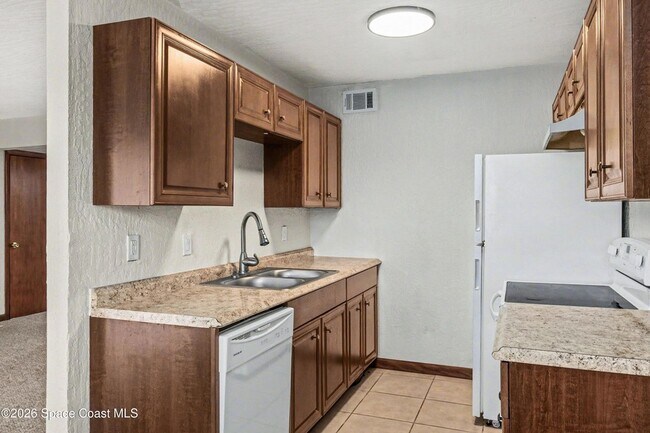 Building Photo - 1123 Tree Ridge Ln NE